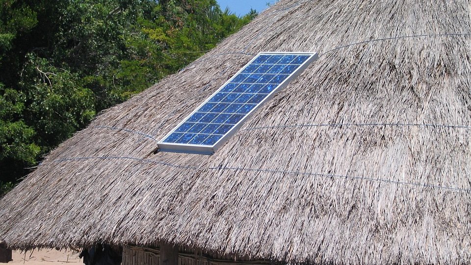 Expoconferință dedicată industriei solare, la Parlament