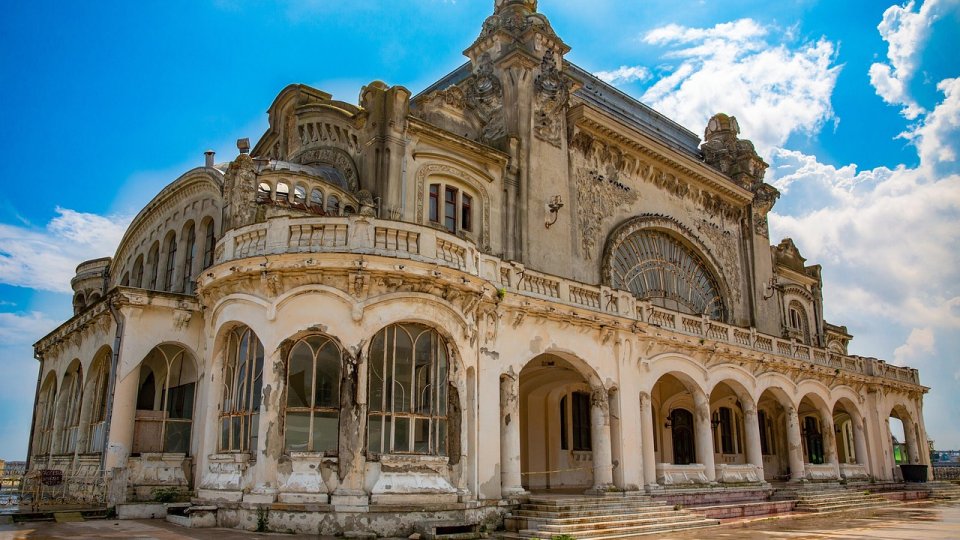 Aproape 130 de unităţi de cazare vor fi deschise pe litoralul românesc pentru vacanţa de Paşte