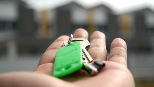 Românii ar putea scăpa de plata impozitului la vânzarea caselor primite prin moștenire sau partaj