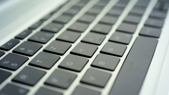 Bolojan: Tehnologia şi digitalizarea reprezintă cele mai eficiente instrumente pentru o reformă profundă