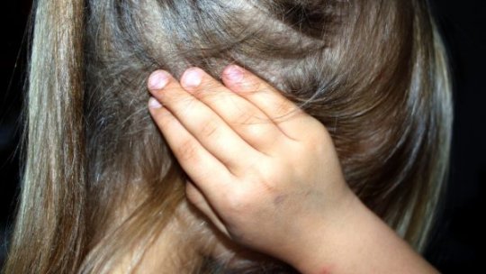 O eroare gravă a dus la internarea unei fetițe sănătoase într-un spital psihiatric
