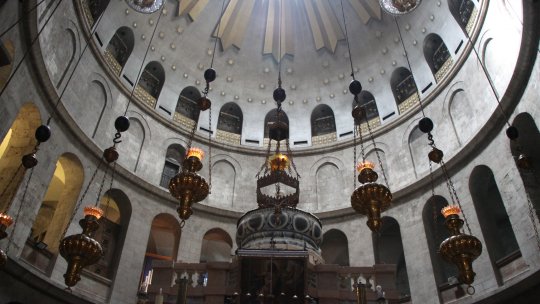 Patriarhul Daniel: Învierea lui Hristos - izvor de pace şi bucurie
