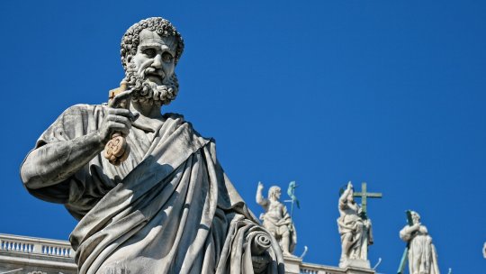 Vaticanul îndoliat se pregăteşte pentru funeraliile papei