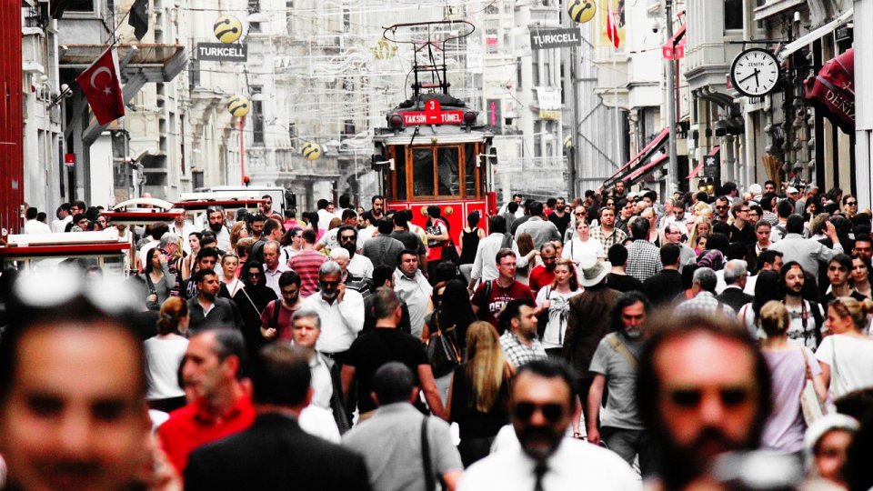 Bulevardul Istiklal este considerată cea mai aglomerată stradă comercială din Istanbul