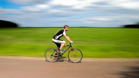 Bicicliștii implicați tot mai des în accidente pe șoselele din România