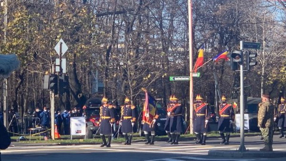 Oradea celebrează Ziua Independenței cu o ceremonia militară în Piaţa Unirii