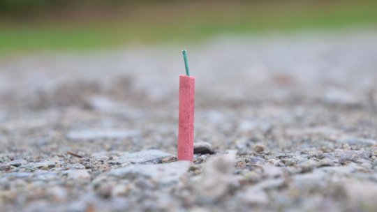 Comercianții care vând petarde minorilor sub 16 ani riscă pedeapsa cu închisoarea