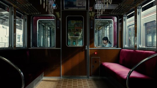 Traficul feroviar pe distanţa Sinaia - Buşteni a fost reluat cu tracţiune electrică