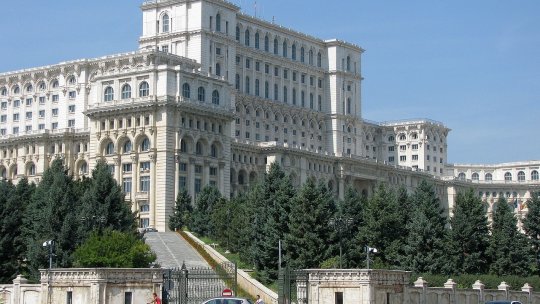 Prima moţiune de cenzură cu care s-a confruntat Guvernul Bolojan a fost respinsă de Parlament (sinteză)