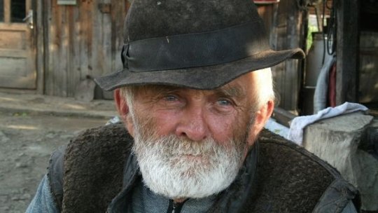 Hoți fără milă au prădat casa unui bătrân de 90 de ani și au plecat cu 25.000 de lei