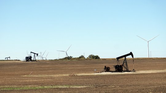INS:Producţia de ţiţei a României a scăzut cu 7,4% în primele cinci luni; importurile s-au majorat cu 43,5%