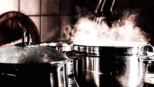 Buzoianu: Suntem în discuţii cu Ministerul Sănătăţii pentru a putea să scriem normele de aplicare pentru Legea Mirosului