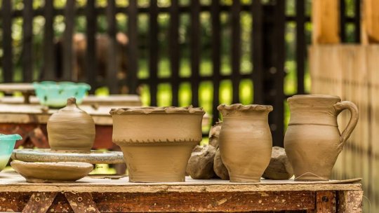 "Meşteşuguri tradiţionale - utilitar şi decorativ"