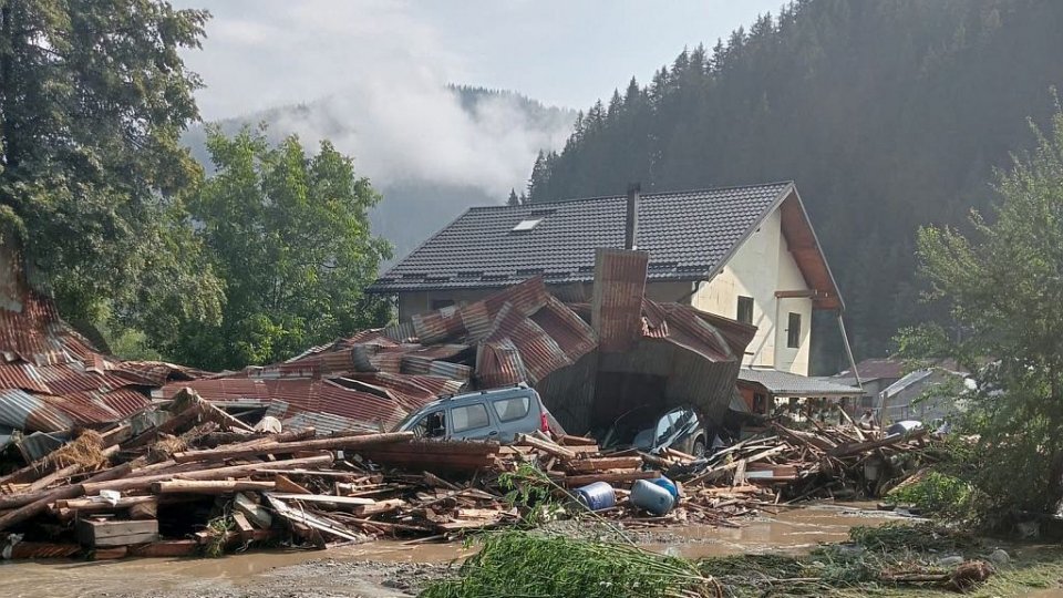 Solidaritate la Broșteni după inundațiile devastatoare