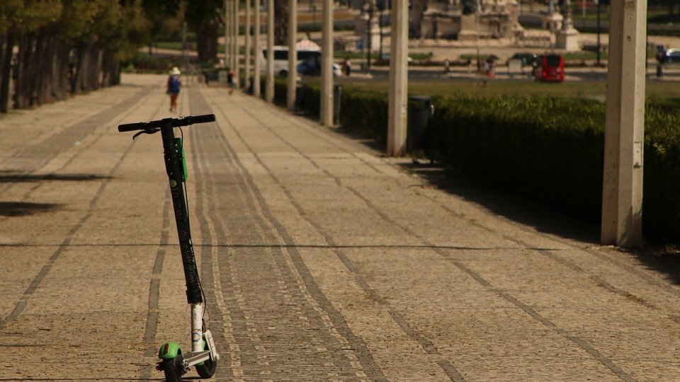 Peste 30 de persoane au fost rănite în Mureş în urma accidentelor în care au fost implicate trotinete electrice