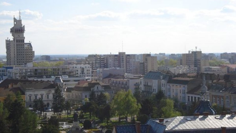 Ploaia torenţială a inundat străzi şi pasaje în municipiul Satu Mare