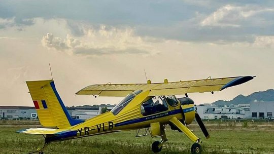 Incident aviatic grav la Arad: Două persoane decedate, după ce un avion s-a prăbuşit în curtea unei fabrici