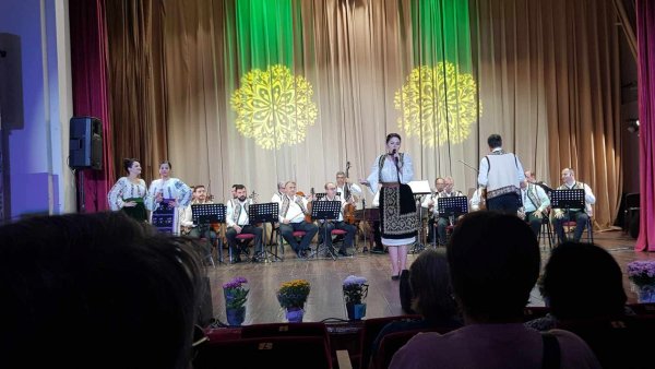 Ansamblul Doina Argeșului marchează șapte decenii printr-un spectacol aniversar