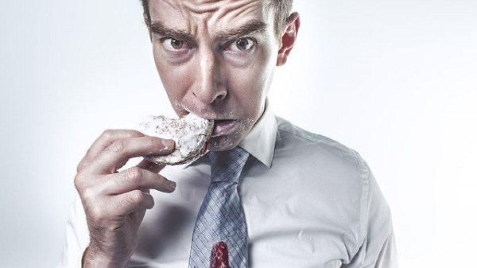Postul intermitent: O dietă la modă sau un stil de viață sănătos?