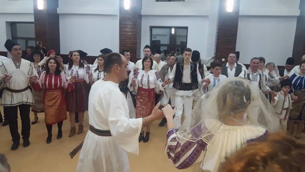 Balul Gospodarilor readuce tradițiile la Lerești, în preajma Dragobetelui