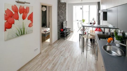 Curățenie care se simte, nu doar se vede. Cum faci casa să miroasă a proaspăt natural