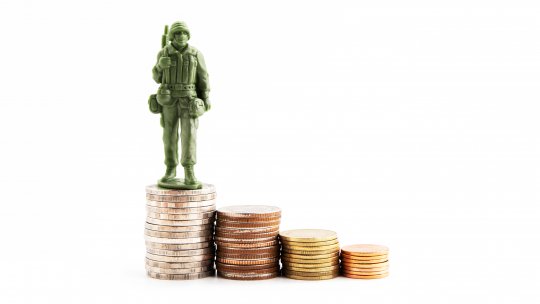 Va trebui Europa să aleagă între bunăstare şi înarmare?