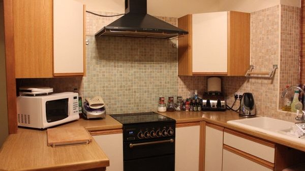 Sute de gospodării din localitățile rurale din Argeș vor primi gratuit detectoare de fum și gaze