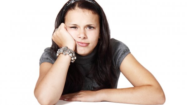 Gândirea critică, apărarea principală împotriva știrilor false și a manipulării online