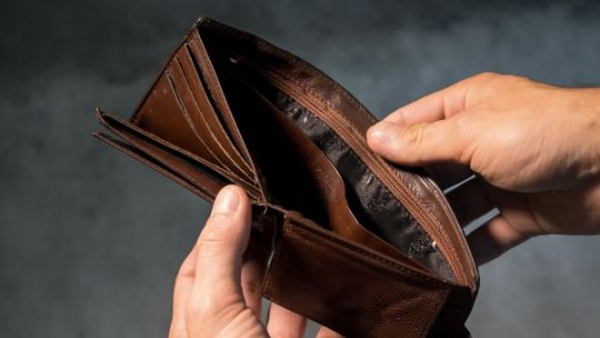 Impactul facturilor la energie: Una din cinci gospodării ajunge sub pragul sărăciei după plata utilităților