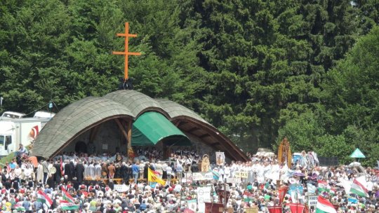 Procesiunea de Rusalii de la Șumuleu Ciuc atrage mii de pelerini din întreaga lume