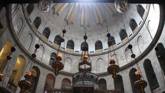 Patriarhul Daniel: Învierea lui Hristos - izvor de pace şi bucurie