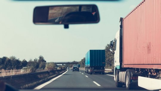 Drumurile naţionale cu risc rutier mare, monitorizate aerian pentru siguranţa şoferilor