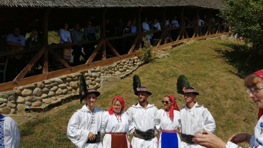 Portul popular românesc, sărbătorit la festivalul „Coborâtul oilor de la munte”