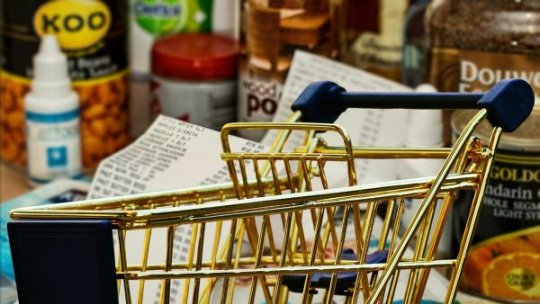 Cardurile sociale pentru alimente şi mese calde vor fi alimentate din 15 iunie