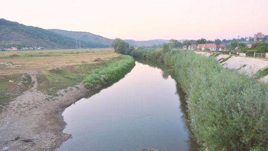 Alertă de viituri pe râuri din opt judeţe, pentru următoarele 24 de ore