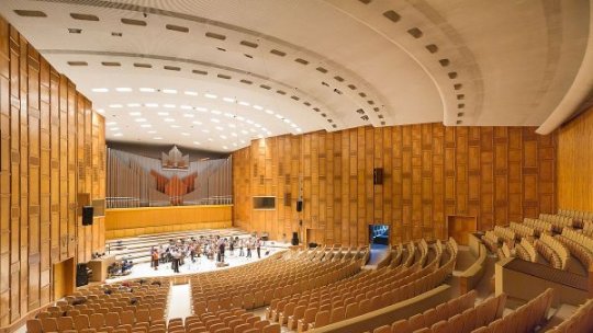 Ansamblul „Burnasul” celebrează 35 de ani de tradiție la Sala Radio